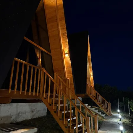 Azalea 2, Cozy Wooden