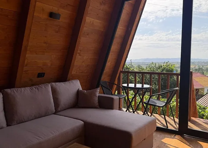 Villa Azalea 2, Cozy Wooden Tiran